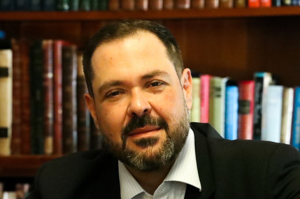 Dr. Paulo Thiago